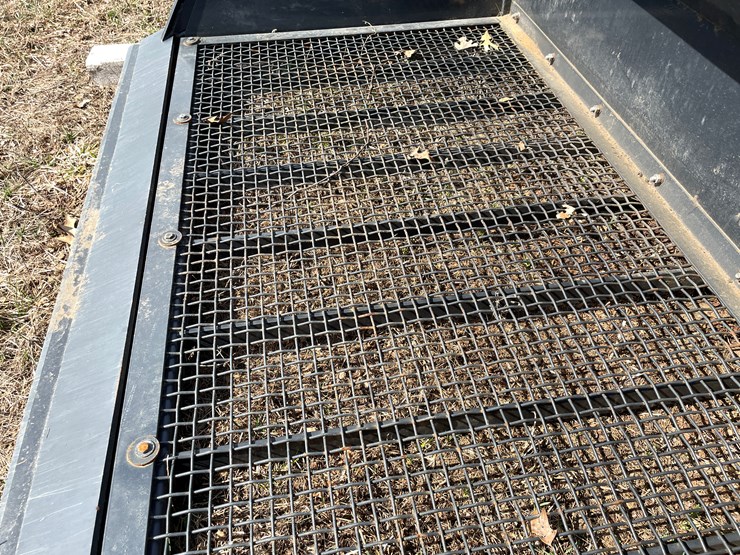 #200-•-wolverine-vibratory-screening-bucket-image-10