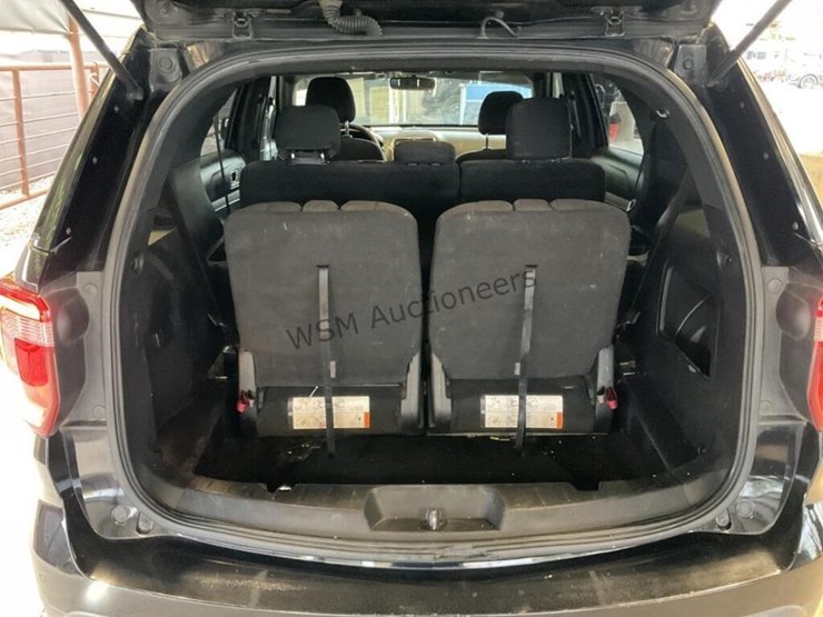 2016-ford-explorer-xlt-image-10