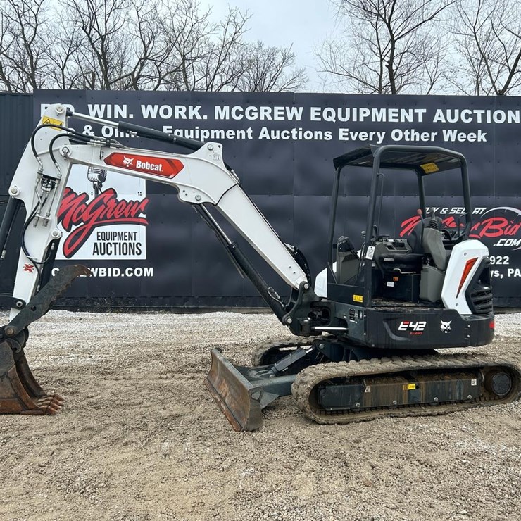 2022 BOBCAT E42