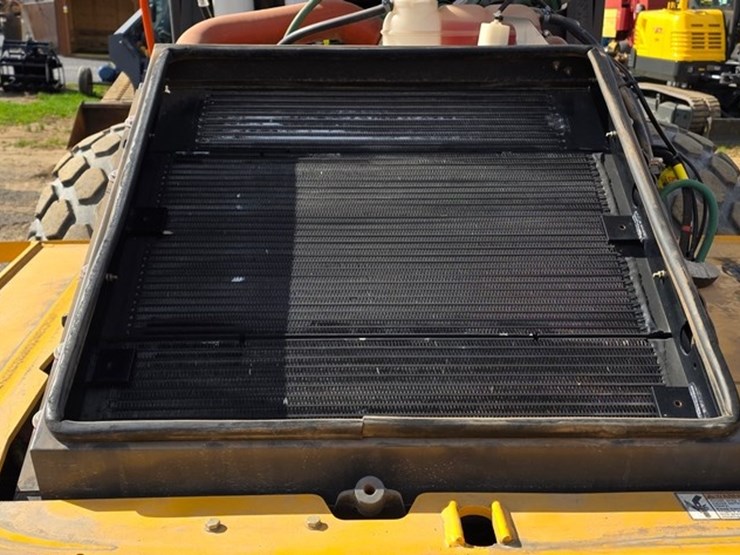 2018-volvo-sd115b-image-46