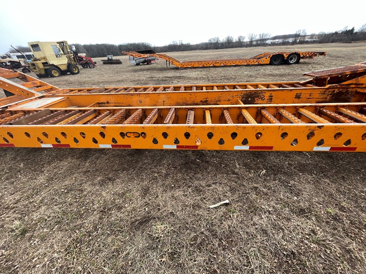 #155-•-2005-delavan-semi-truck-auto-hauler-trailer-(delay-in-title)-image-12