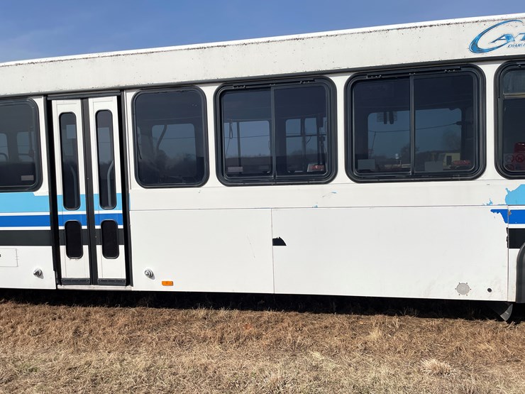 #167-•-2004-gillig-passenger-bus-(has-wi-title)-image-4