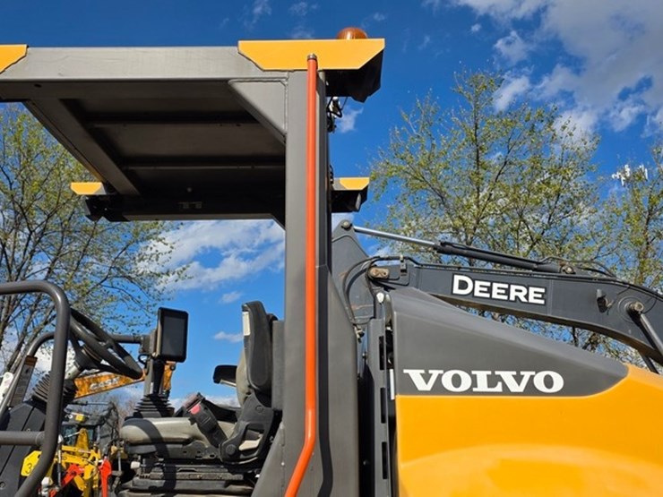 2018-volvo-sd115b-image-15