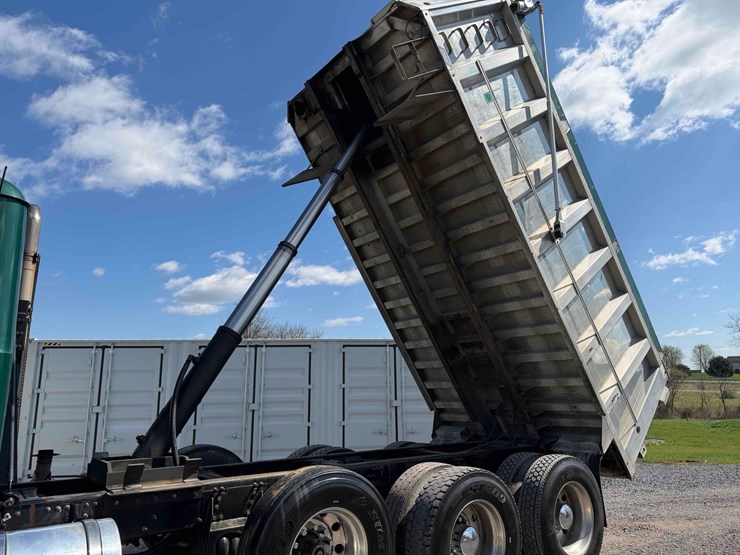 2009-mack-gu713-tri-axle-dump-image-20