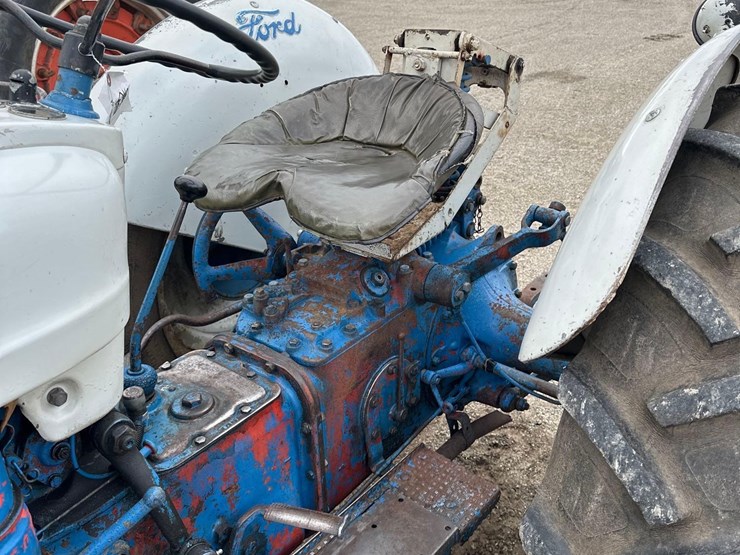 1954-ford-naa-image-5