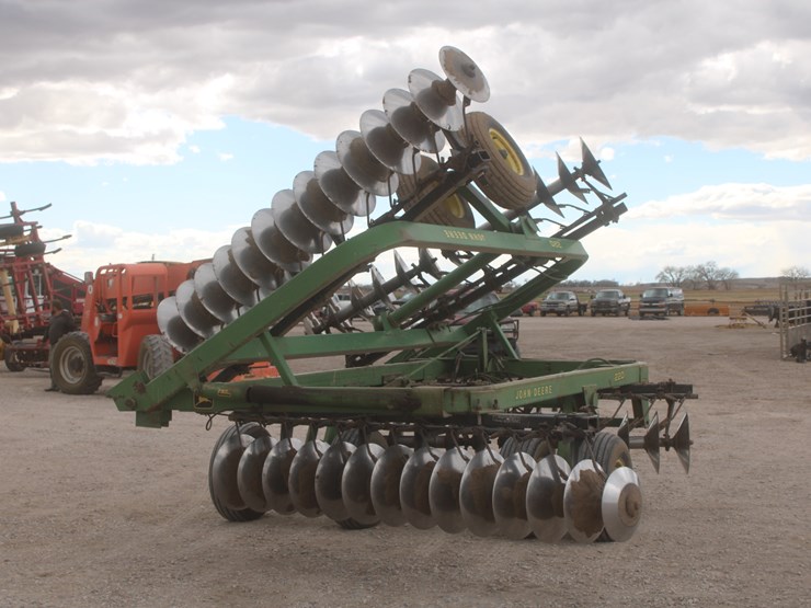 john-deere-220-image-7