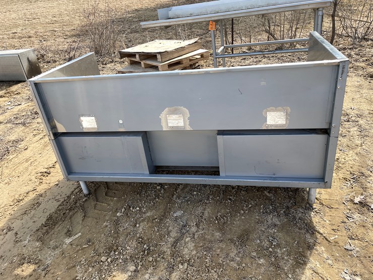 #3973-•-stainless-steel-prep-table-image-6