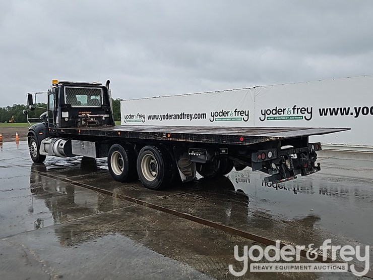 2016-peterbilt-348-image-3