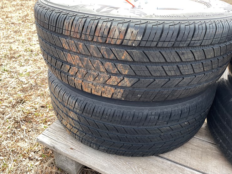 #10703-•-(4)-bridgestone-16"-tires-on-honda-5-bolt-aluminum-rims-image-10