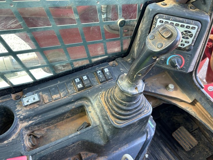 2020-takeuchi-tl12r2-image-23