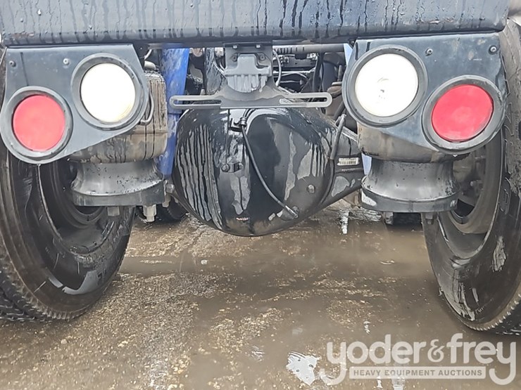 2014-peterbilt-579-image-17