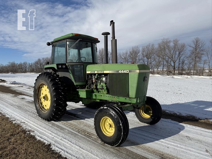 john-deere-4440-image-2