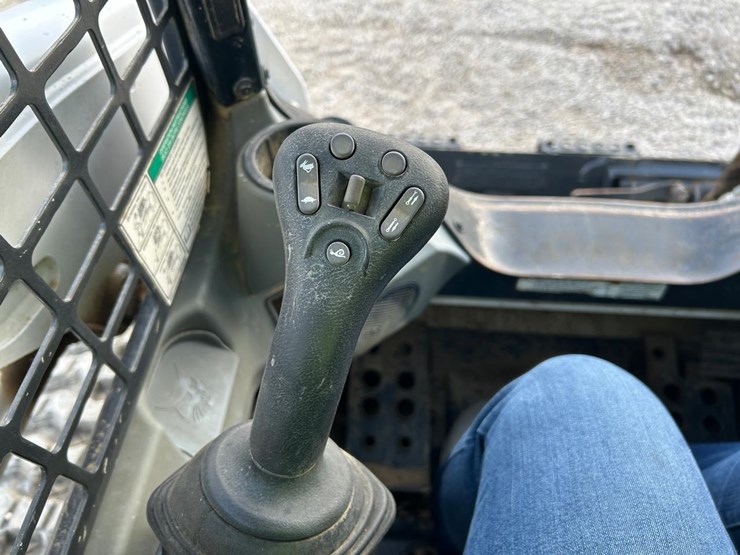 2019-bobcat-t550-image-23