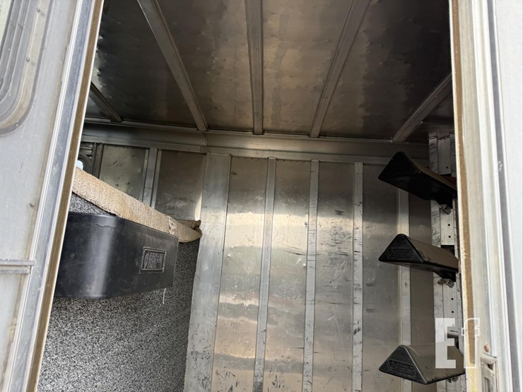 2001-featherlite-16-ft-image-17