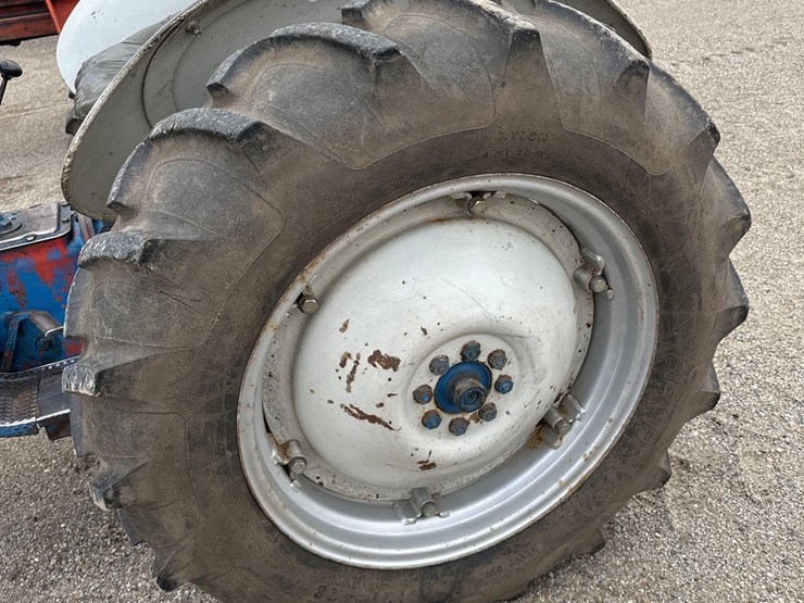 1954-ford-naa-image-10