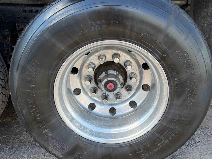 2009-mack-gu713-tri-axle-dump-image-9