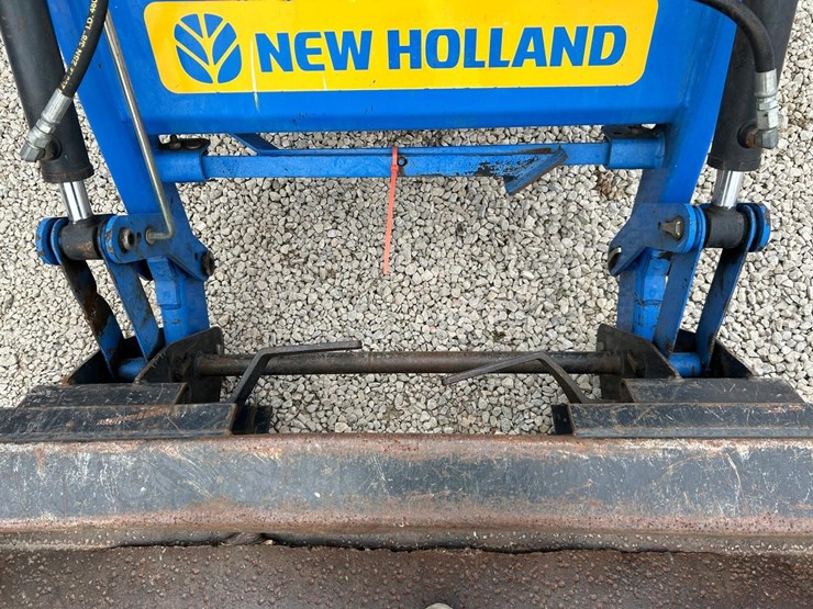 new-holland-boomer-40-image-10