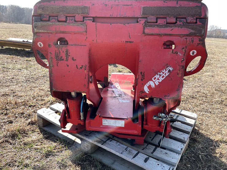 #10682-•-bolzoni-auramo-forklift-rotating-clamp-attachment-image-5