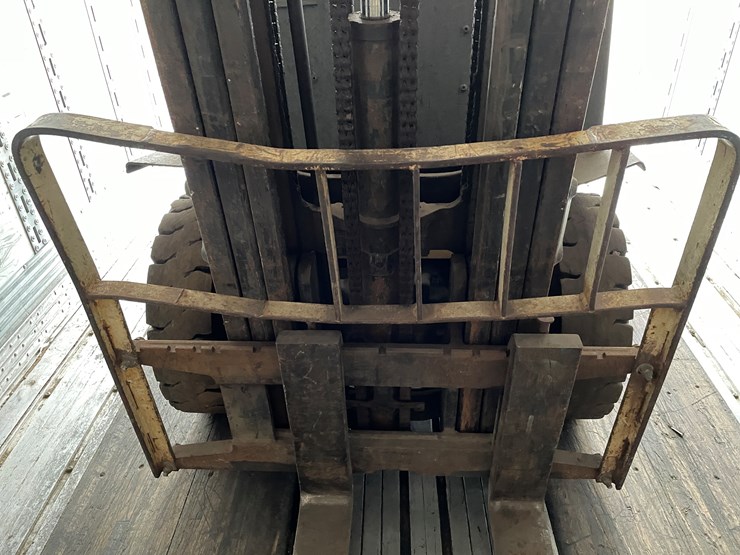 #171-•-yale-diesel-powered-forklift-image-8