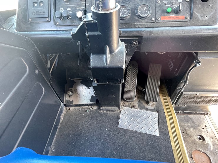 #166-•-2007-gillig-passenger-bus-(has-wi-title)-image-31