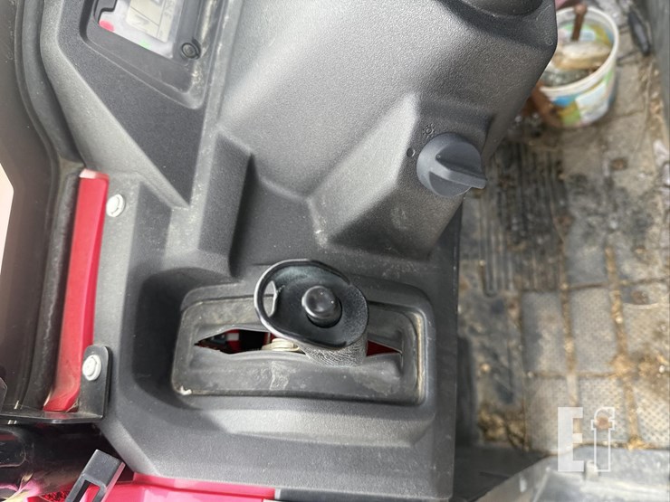 2016-honda-pioneer-700-image-21