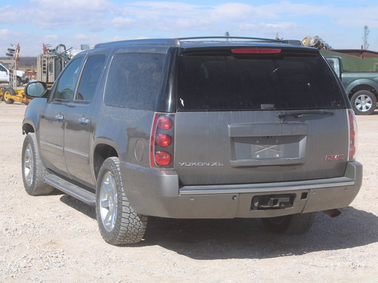 2012-gmc-yukon-image-7