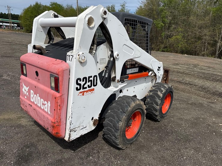 2007-bobcat-s250-image-3