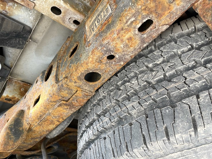 2015-dodge-2500-image-43