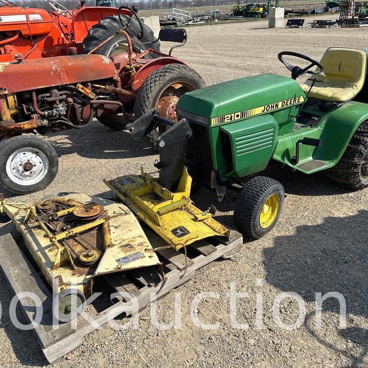 JOHN DEERE 210