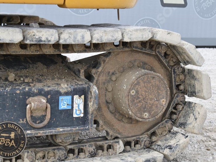 2021-deere-85g-image-38