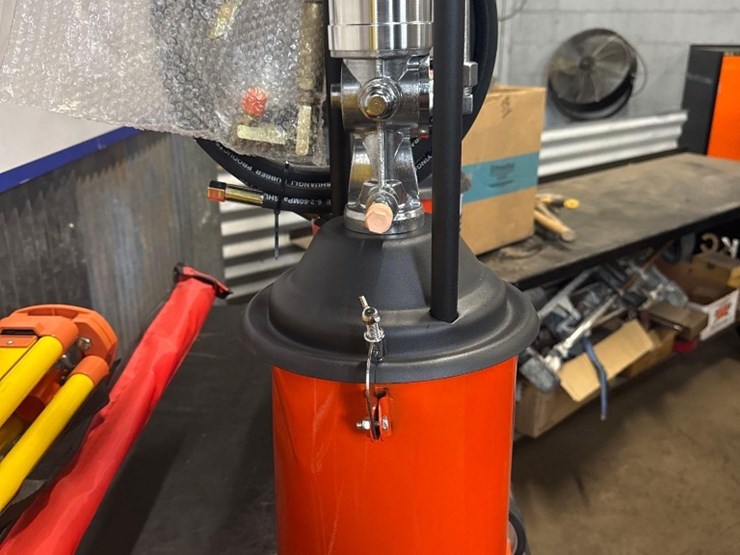 new-sklp-co-mobile-grease-pump-model-sk-12l-image-3