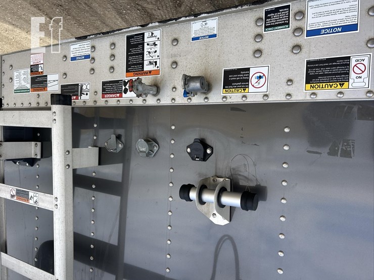 2025-wilson-grain-trailer-image-78