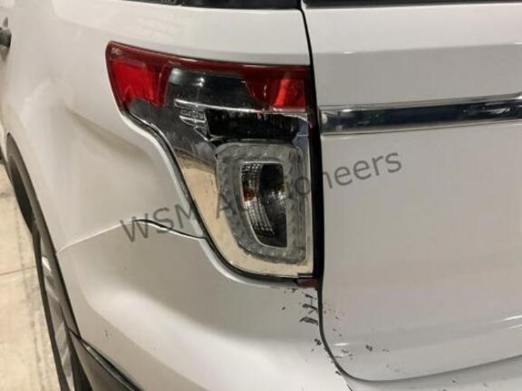 2015-ford-explorer-image-10