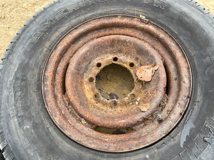 #3926-•-(6)-spare-rims-and-tires-image-17