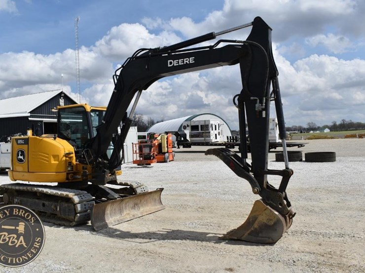 2021-deere-85g-image-11