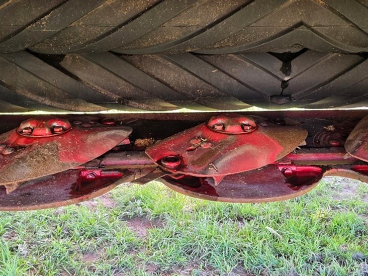 2023-case-ih-dc135-image-48