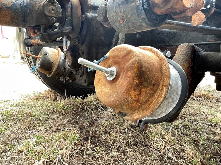 #128-•-2003-western-star-sleeper-cab-semi-tractor-(has-wi-title)-(non-runner)-image-27