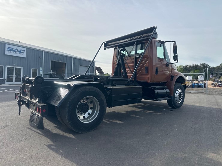 2006-international-durastar-4400-image-7