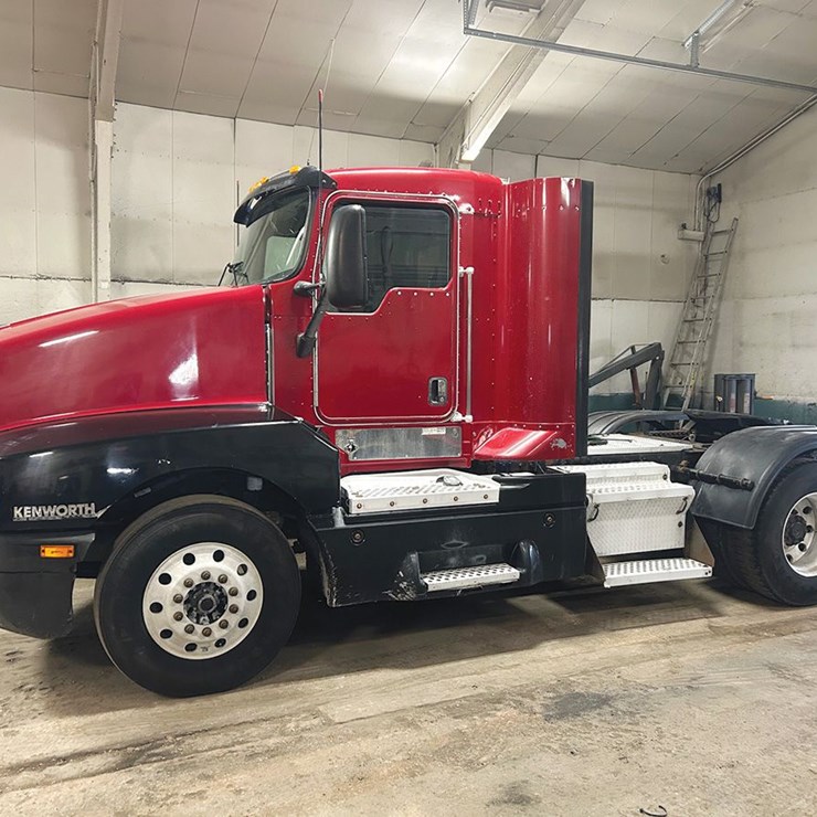2003 KENWORTH T800