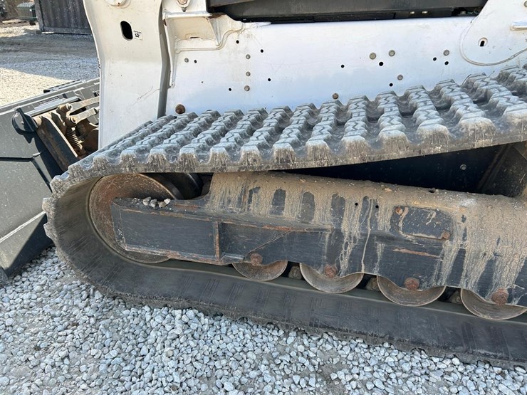 2022-bobcat-t770-image-17