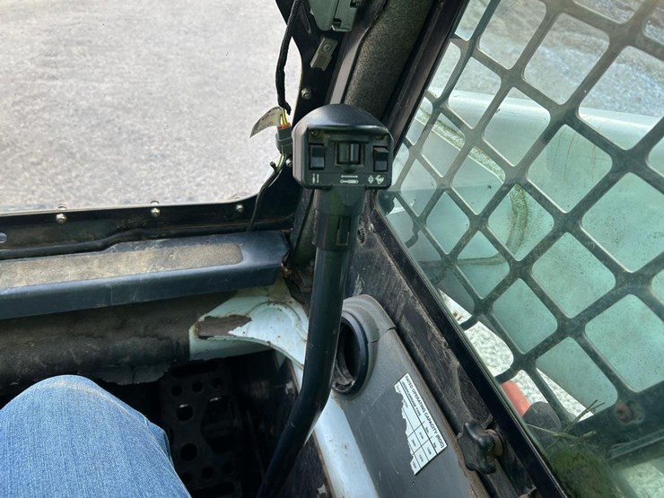 bobcat-t320-image-21