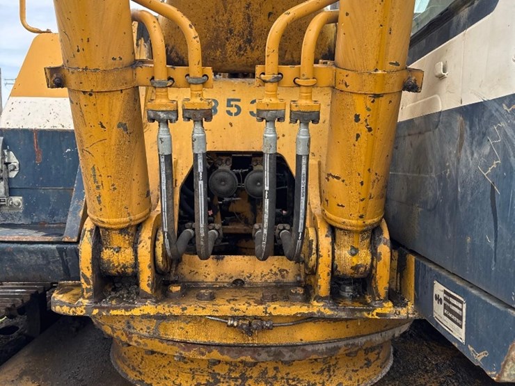 komatsu-pc220-lc-image-6