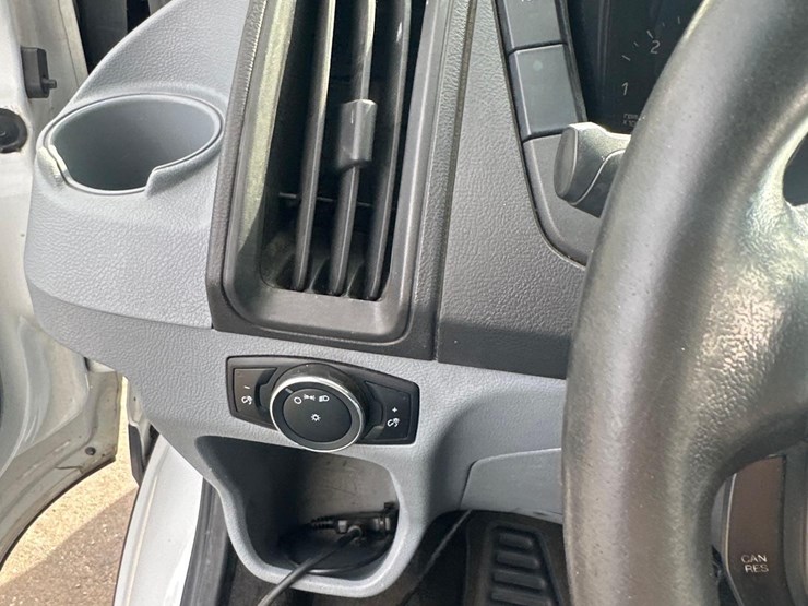 2015-ford-transit-image-32