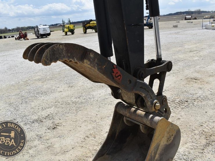 2021-deere-85g-image-16