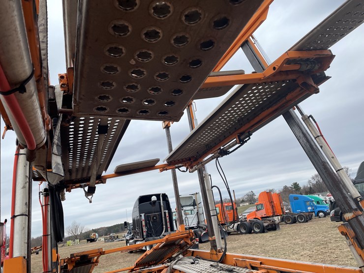 #110-•-2014-volvo-car-hauler-semi-and-trailer-(has-wi-title)-image-37