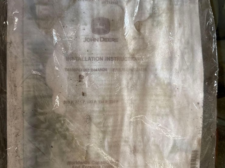 new-john-deere-skidloader-cab-door-type-t483976x019-image-4