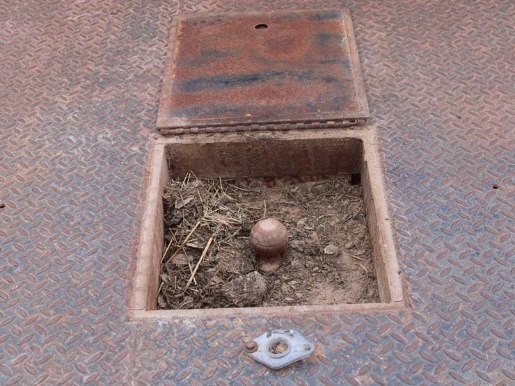 2000-chevrolet-k3500-image-17