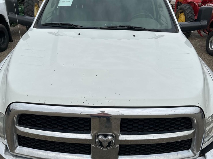 2018-ram-3500-slt-image-3