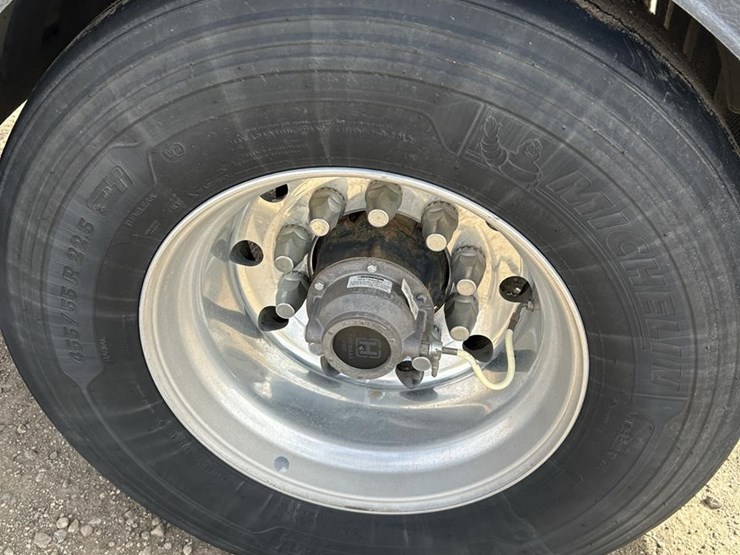 2025-wilson-grain-trailer-image-50