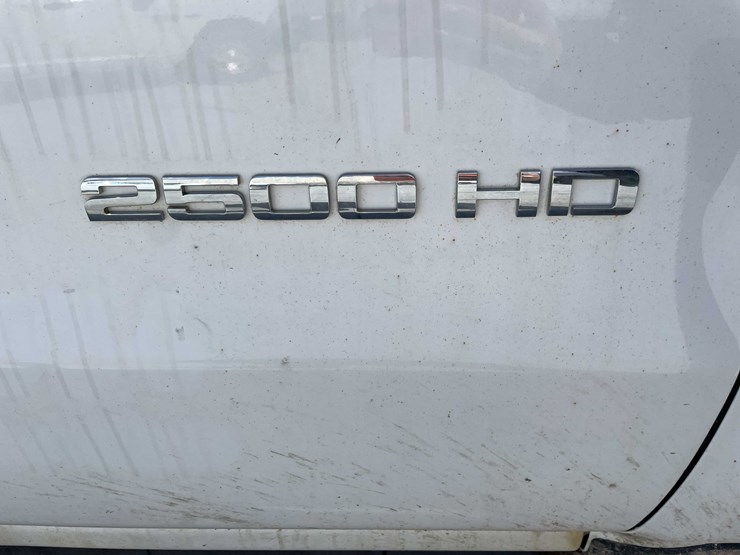 2015-chevrolet-1500-image-46